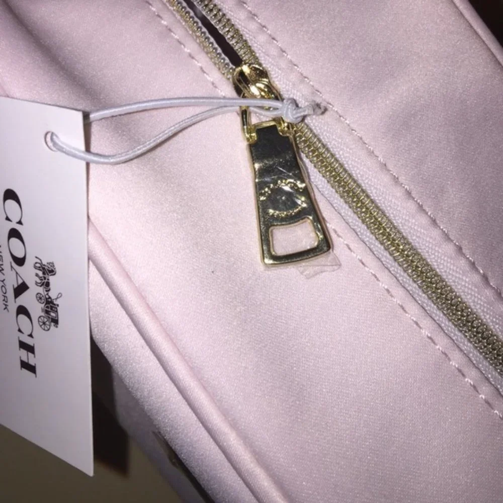 COACH New York Toiletry Pouch Cosmetic Makeup Hand Bag Clutch Light Pink NEW
